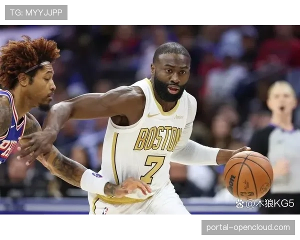 76人客场111-97大胜凯尔特人，恩比德缺阵下全民皆兵扳平系列赛